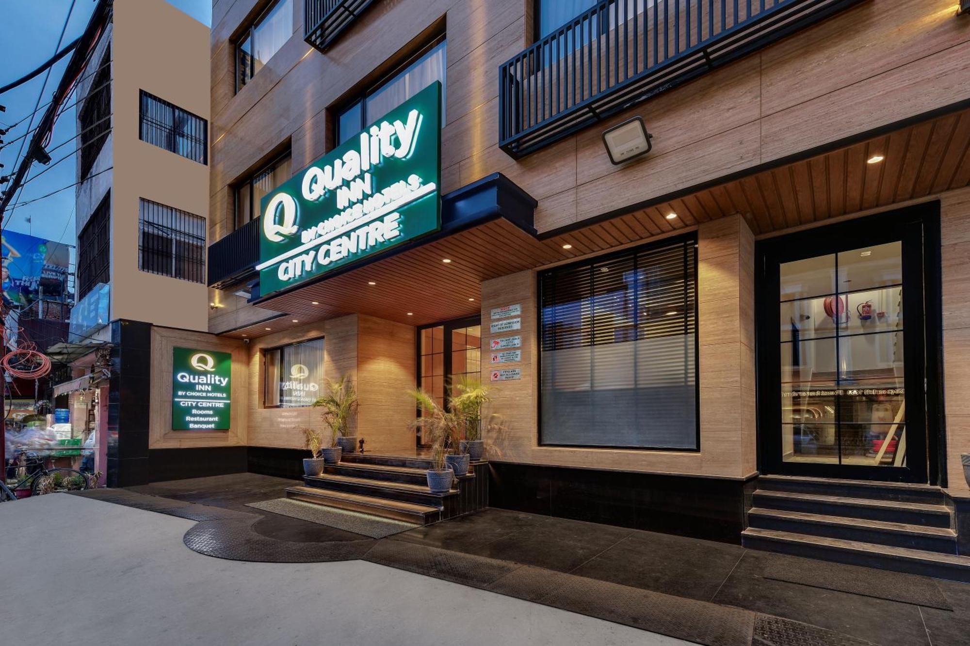 Quality Inn City Centre Váránaszi Kültér fotó